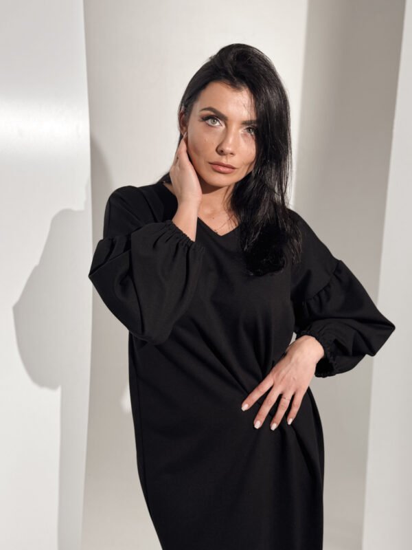 Ilga suknelė su skeltukais ir pūstomis rankovėmis - Image 2